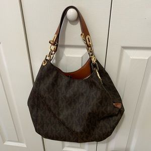 Good condition. I only used it three times. No stains or Smell.